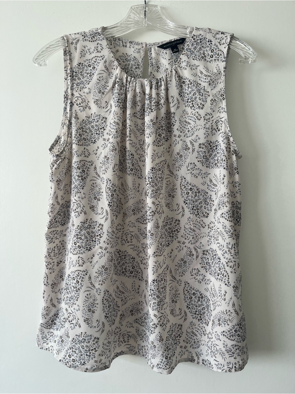 Banana Republic Sleeveless Shell Top M - Cream with Black and Blue Print
